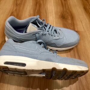 Men’s Nike Air Max- light blue denim- Size 11